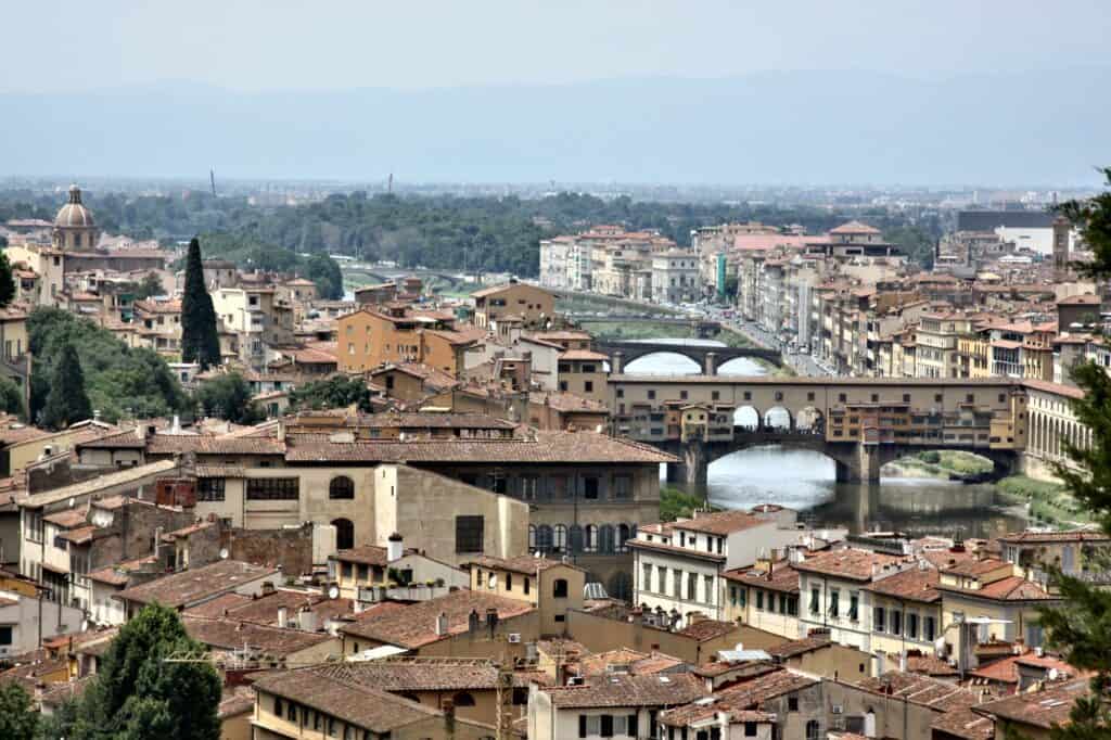 Panoramic view of florence with the ponte vecchio over the arno river.